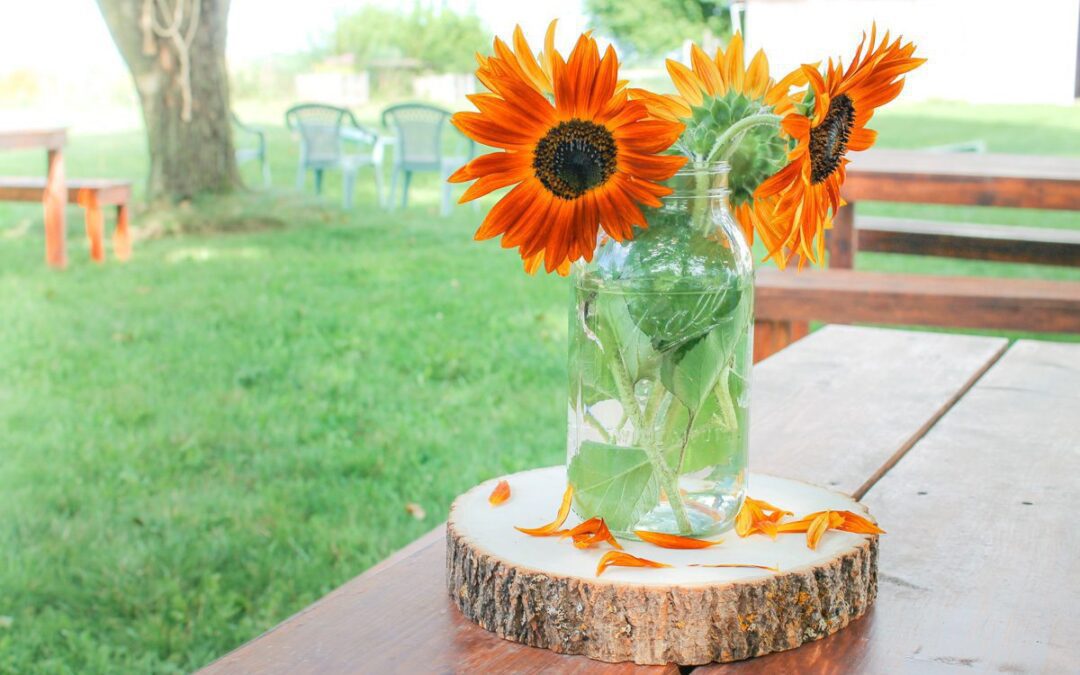 5 Simple Outdoor Centerpieces Using Homestead Items