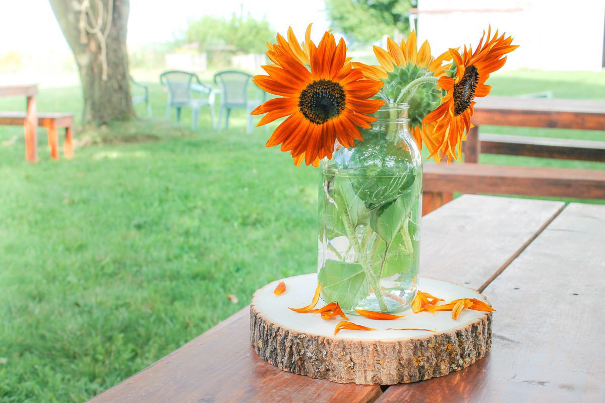 5 Simple Outdoor Centerpieces Using Homestead Items
