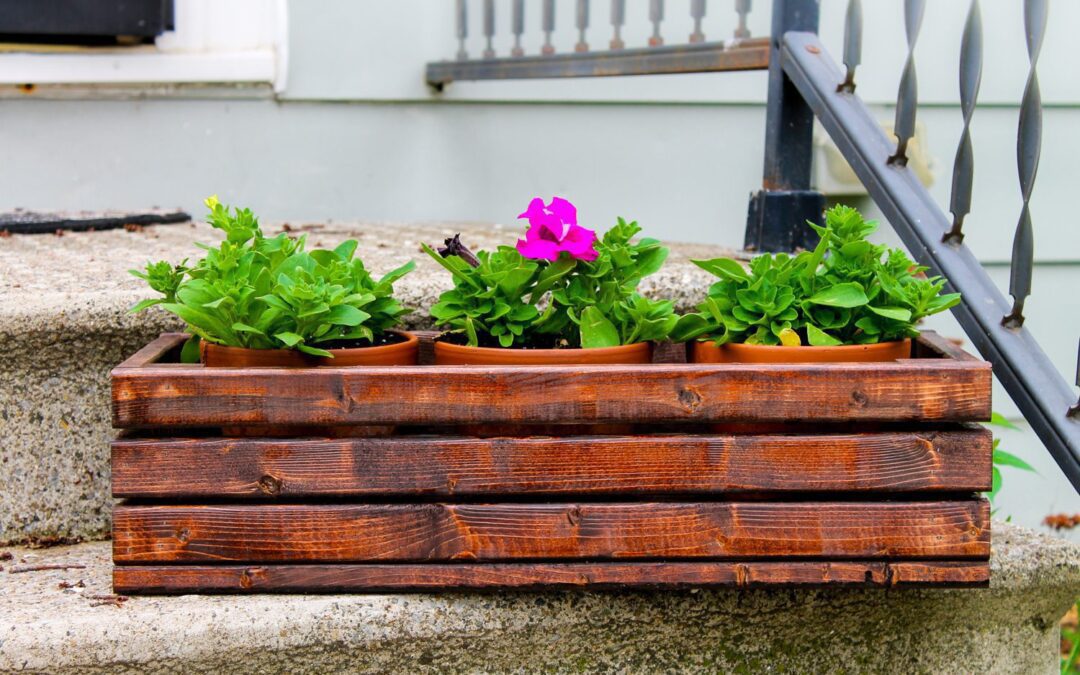 Easy DIY Planter Box