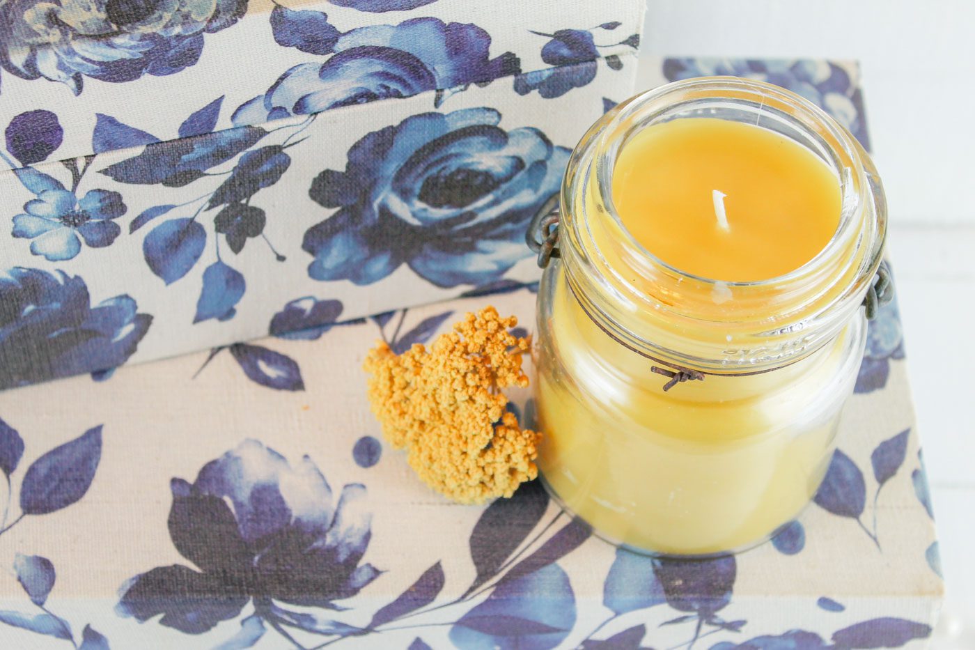 DIY Candle Recipe with Beeswax and Coconut Oil
